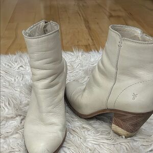 Frye Women's Off-White Leather Ankle Booties